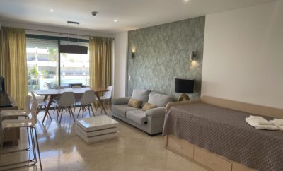 Stylish 1 Bedroom Plus addiontal small bedroom, Conveniently Located, Aquamar Apartment 112