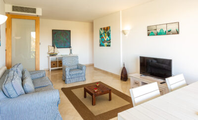 Comfortable 1 Bedroom, Walking Distance To Marina And Beach,  Aquamar Apartment 304