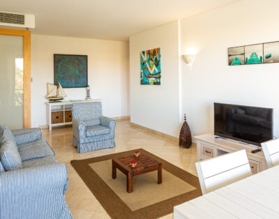 Comfortable 1 Bedroom, Walking Distance To Marina And Beach,  Aquamar Apartment 304